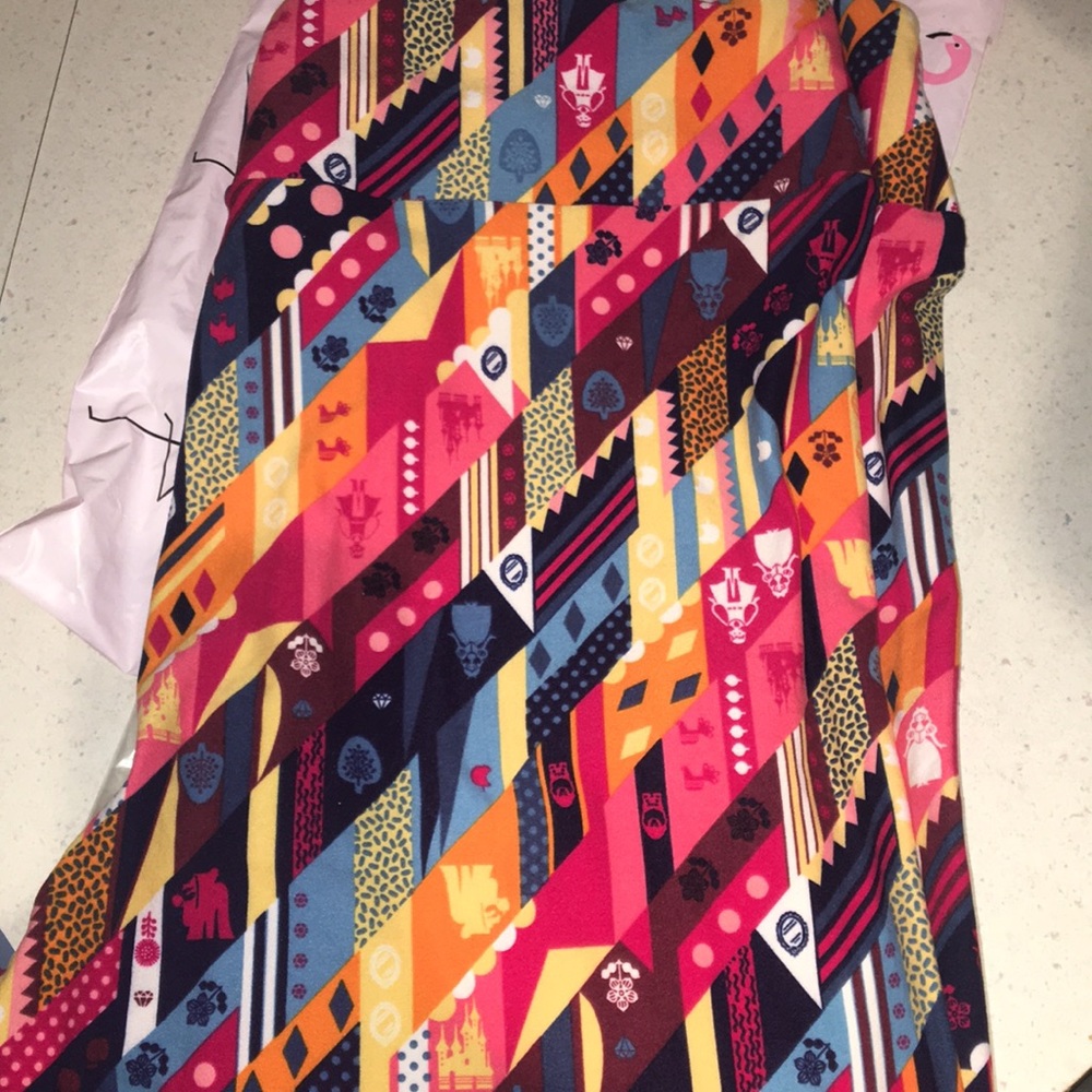 NWOT LuLaRoe Disney Snow White Leggings